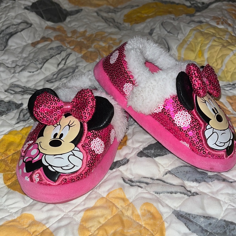 Minnie Mouse slippers